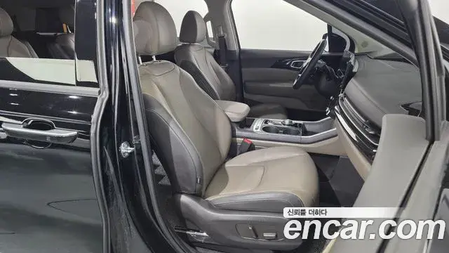 Kia Carnival 2025 — Şəkil 27/35