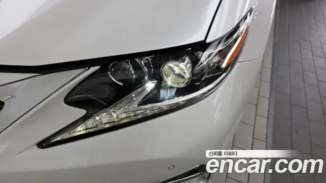 Lexus ES300h 2018 — Şəkil 5/20
