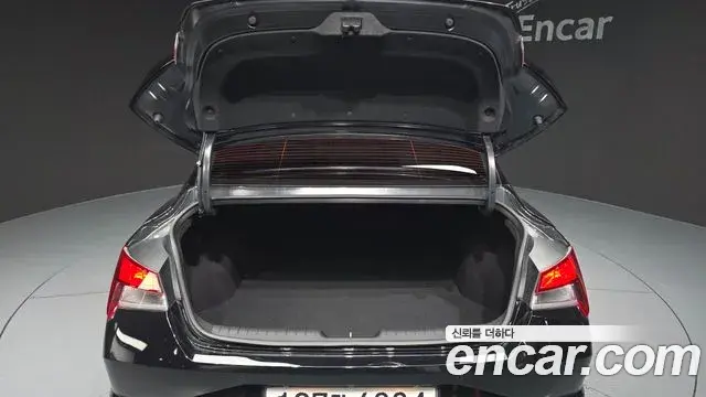 Hyundai The New Avante Hybrid 2021 — Şəkil 10/30