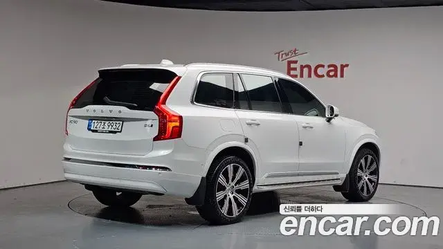 Volvo XC90 2025 — Photo 34/39