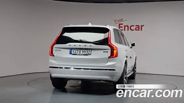 Volvo XC90 2025 — Photo 17/39