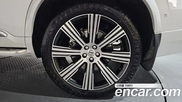 Volvo XC90 2025 — Photo 31/39