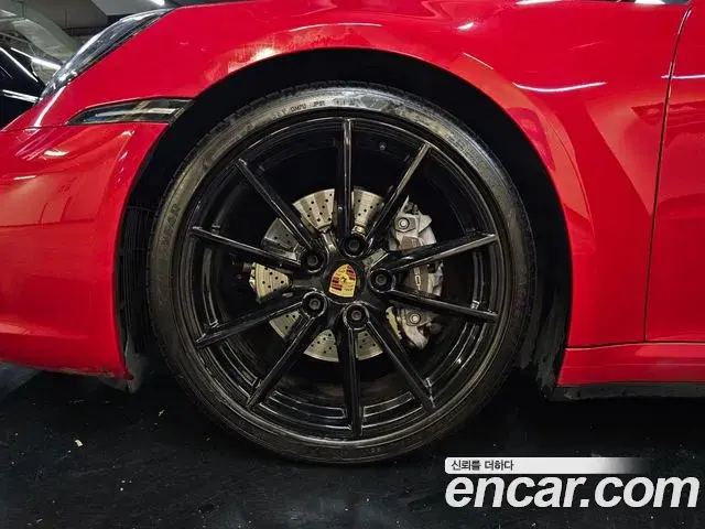 Porsche 911 2021 — Photo 3/20