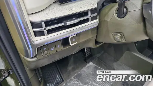Hyundai Santa Fe 2024 — Şəkil 28/33