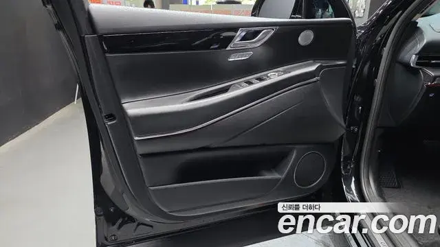 Genesis GV80 2022 — ფოტო 29/31