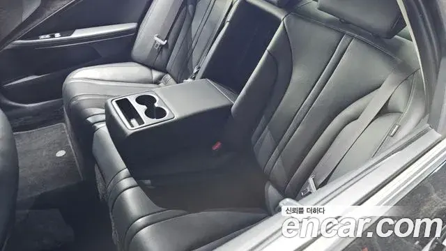Kia K8 2021 — Şəkil 18/38