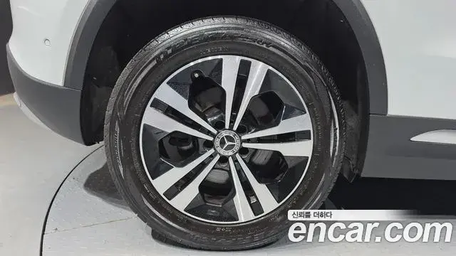 Mercedes-Benz GLA-Class 2021 — Photo 28/30