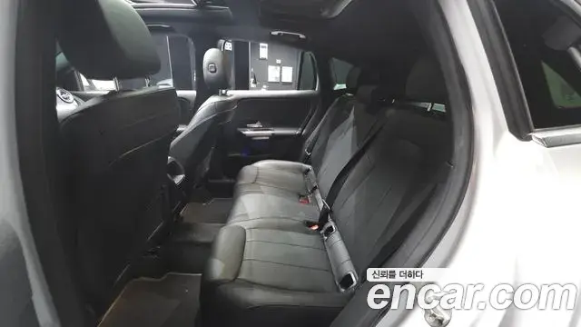 Mercedes-Benz GLA-Class 2021 — Photo 16/30