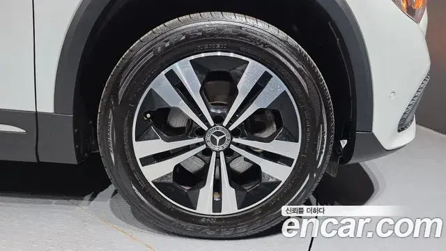Mercedes-Benz GLA-Class 2021 — Photo 3/30