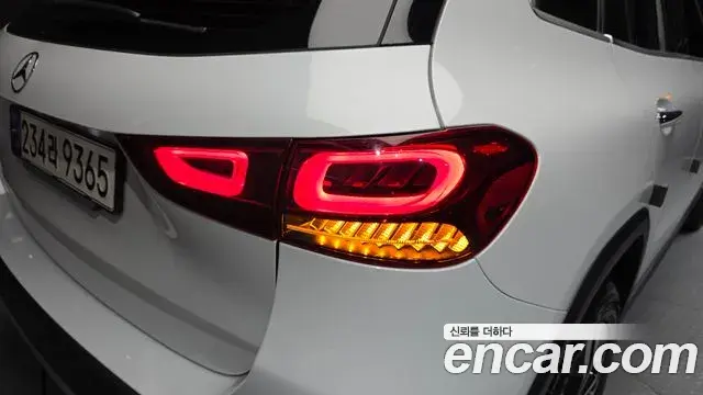 Mercedes-Benz GLA-Class 2021 — Photo 4/30