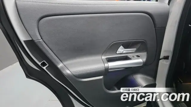 Mercedes-Benz GLA-Class 2021 — Photo 24/30