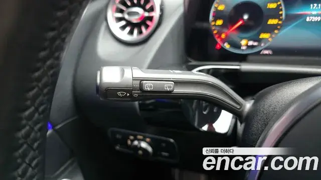 Mercedes-Benz GLA-Class 2021 — Photo 11/30