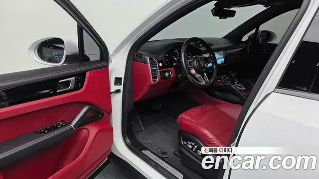Porsche Cayenne 2019 — Şəkil 20/33