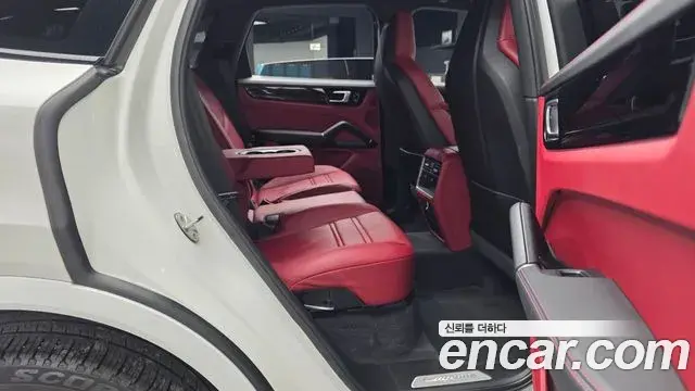 Porsche Cayenne 2019 — Şəkil 25/33