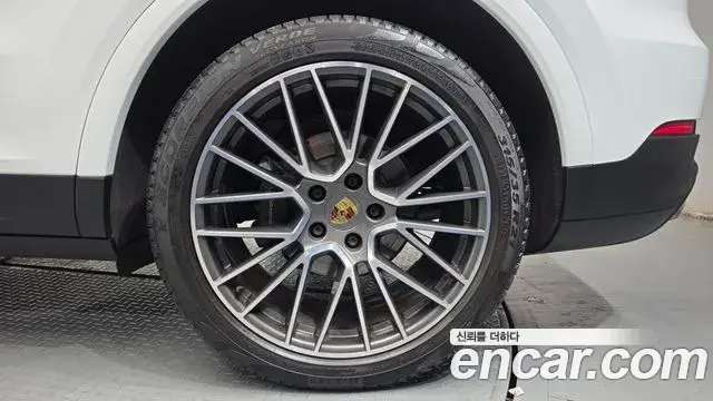 Porsche Cayenne 2019 — Şəkil 11/33