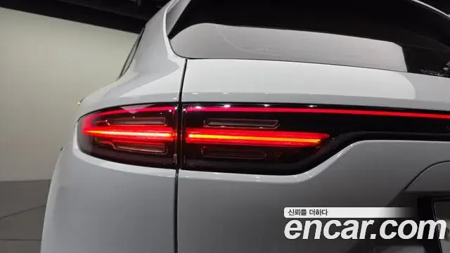 Porsche Cayenne 2019 — Şəkil 26/33