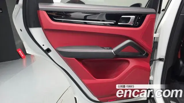 Porsche Cayenne 2019 — Şəkil 7/33