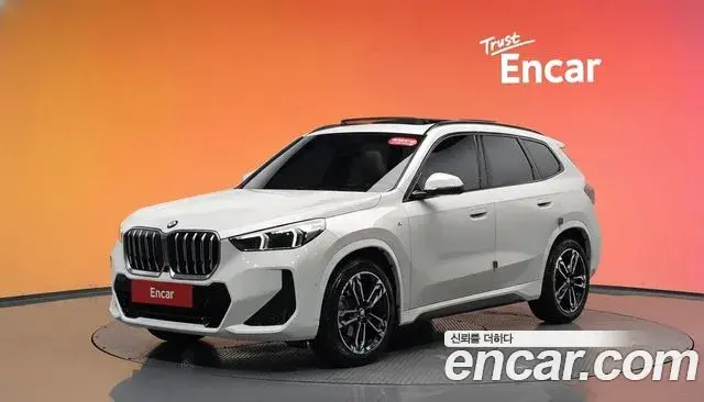 BMW X1 2024 — Фото 1/20