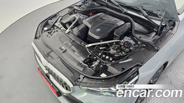 BMW 5 Series 2025 — Фото 6/20