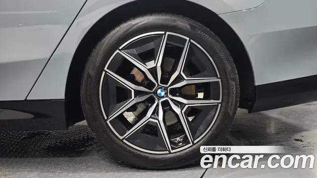BMW 5 Series 2025 — Photo 20/31