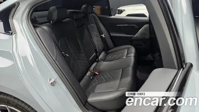 BMW 5 Series 2025 — Photo 7/31