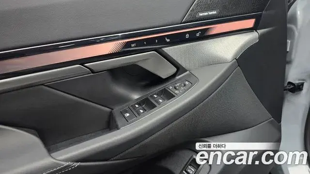 BMW 5 Series 2025 — Photo 9/31