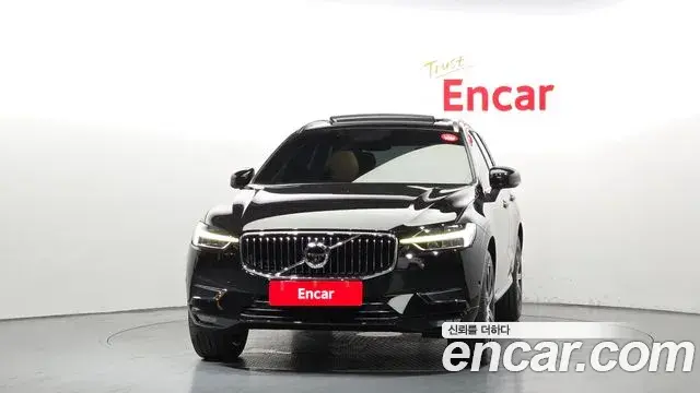 Volvo XC60 2018 — Şəkil 20/34