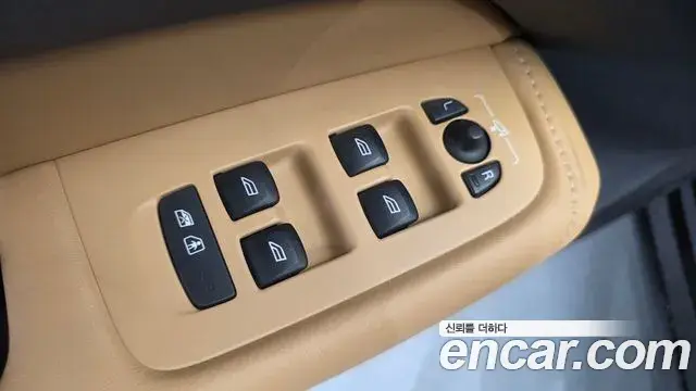 Volvo XC60 2018 — Şəkil 11/34