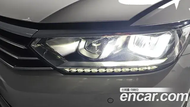 Volkswagen Passat GT 2018 — ფოტო 24/33