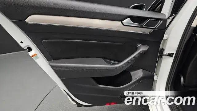 Volkswagen Passat GT 2018 — ფოტო 23/33
