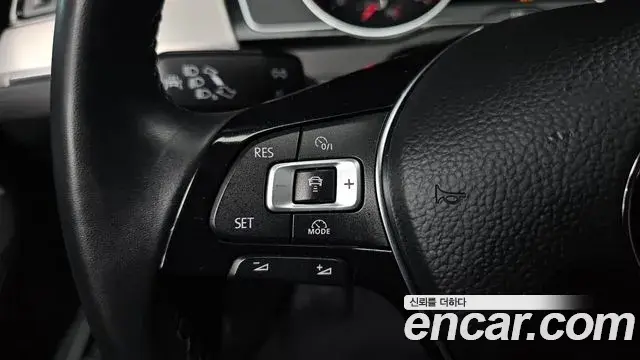 Volkswagen Passat GT 2018 — ფოტო 13/33