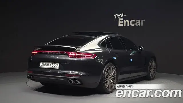 Porsche Panamera 2020 — ფოტო 18/20