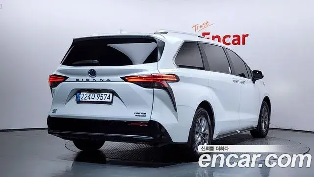 Toyota Sienna 2024 — Photo 16/20