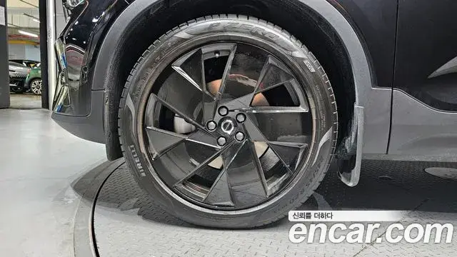 Volvo XC40 2025 — Photo 5/30