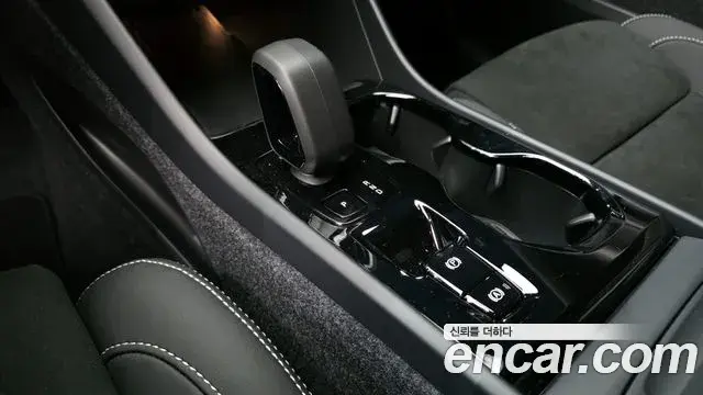Volvo XC40 2025 — Photo 27/30
