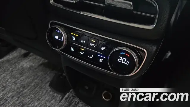 Genesis GV80 2020 — ფოტო 29/30