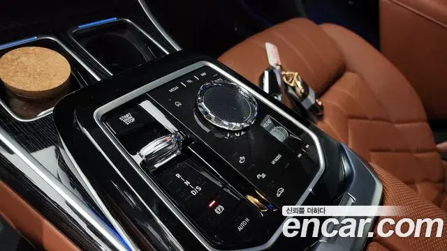 BMW 7 Series 2025 — Photo 3/37