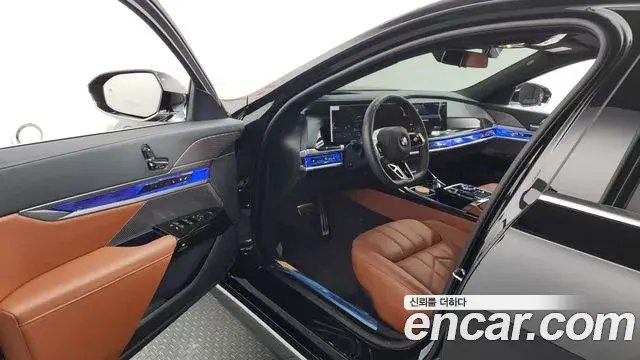 BMW 7 Series 2025 — Photo 17/37