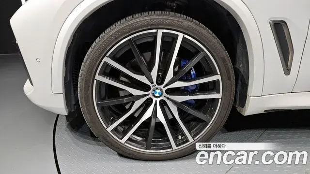 BMW X5 2019 — ფოტო 2/20