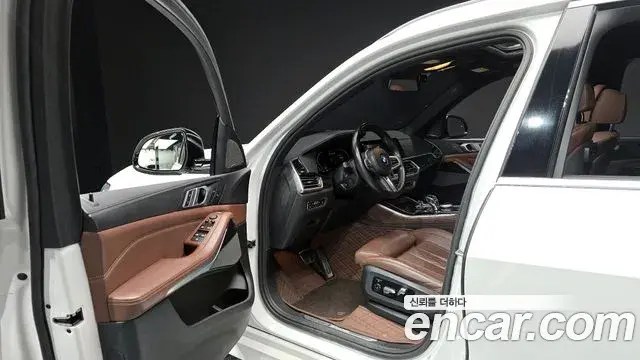 BMW X5 2019 — ფოტო 15/20