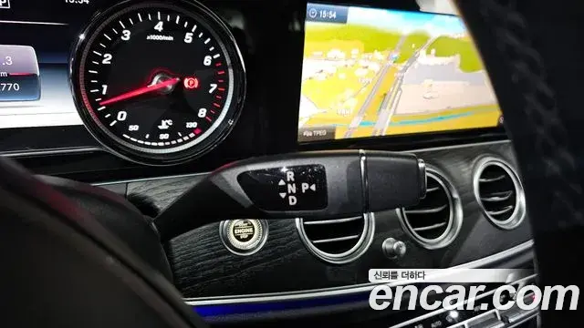 Mercedes-Benz E-Class 2018 — Фото 9/20