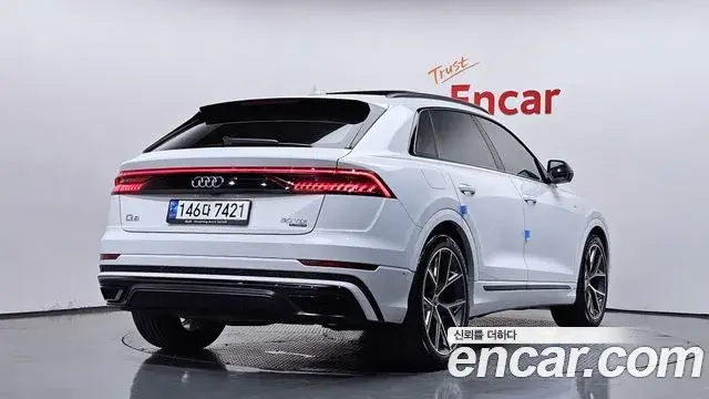 Audi Q8 2023 — ფოტო 18/20