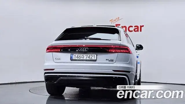 Audi Q8 2023 — ფოტო 8/20