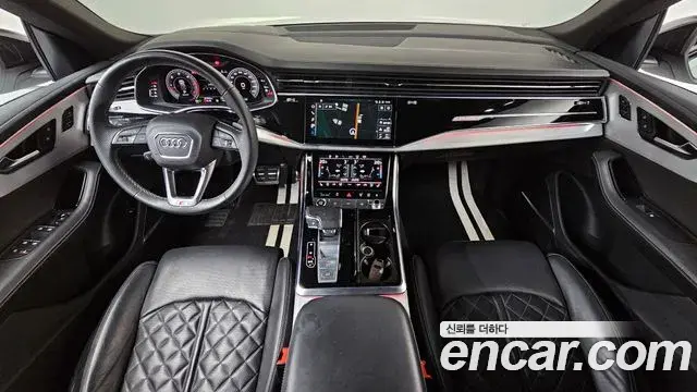 Audi Q8 2023 — ფოტო 13/20