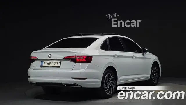 Volkswagen Jetta 2021 — Photo 14/32