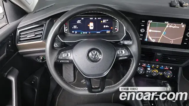 Volkswagen Jetta 2021 — Photo 8/32