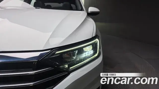 Volkswagen Jetta 2021 — Photo 31/32