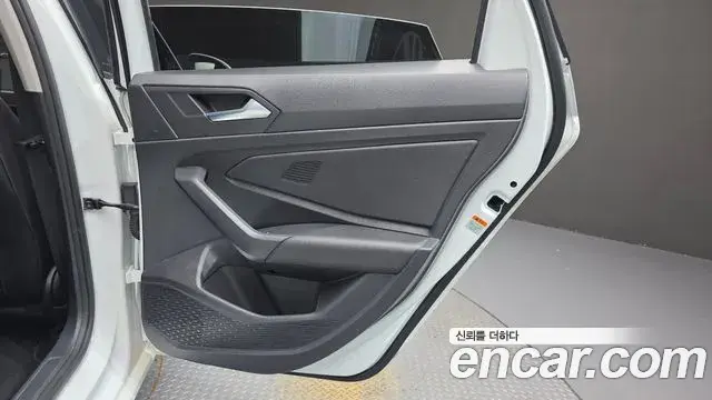 Volkswagen Jetta 2021 — Photo 12/32