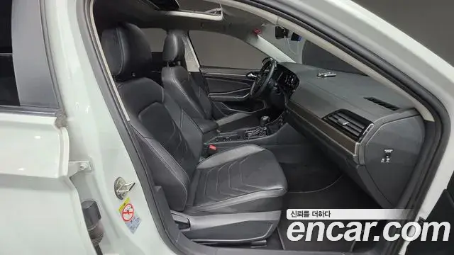Volkswagen Jetta 2021 — Photo 25/32