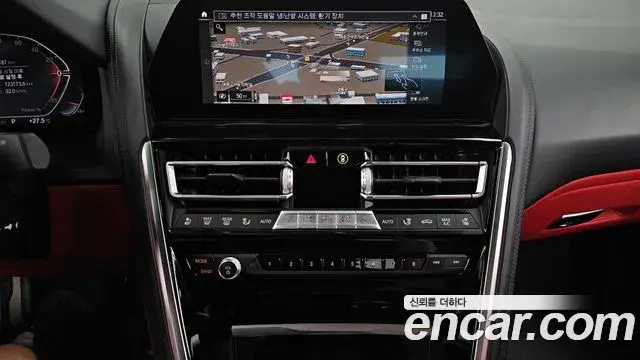 BMW 8 Series 2021 — Фото 13/20